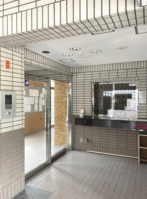 14/15 エントランス