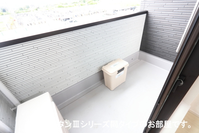 13/21 バルコニー