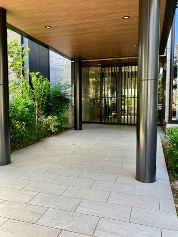 18/18 エントランス