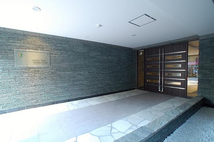 18/24 エントランス