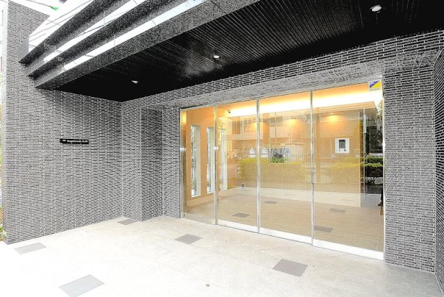 19/19 エントランス