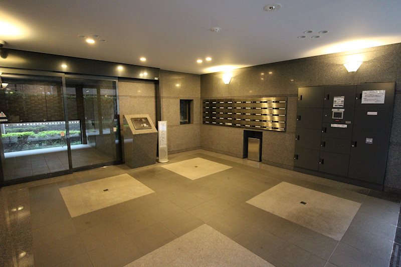 5/5 エントランス