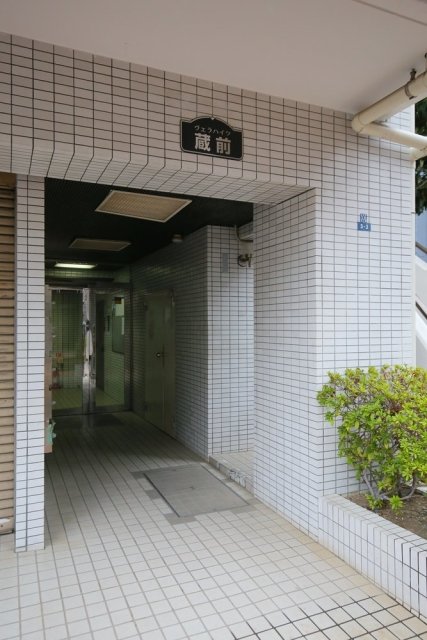 13/17 エントランス