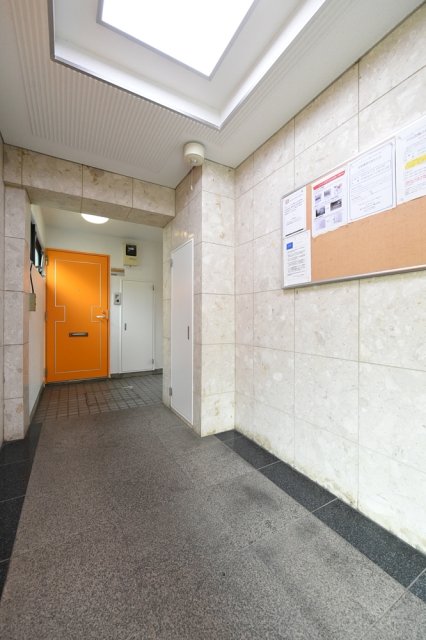 19/20 エントランス