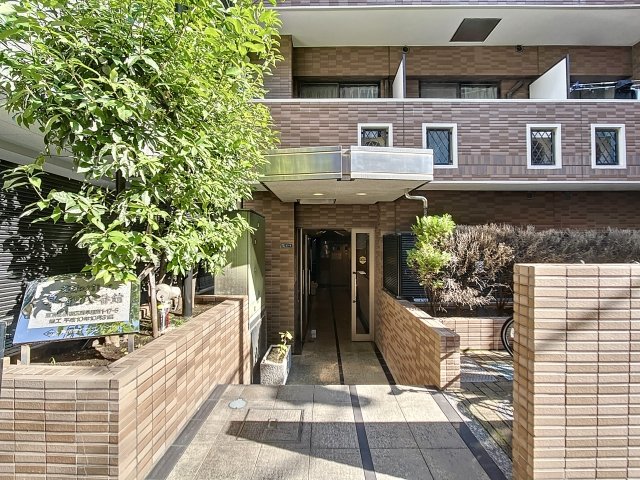 2/4 エントランス