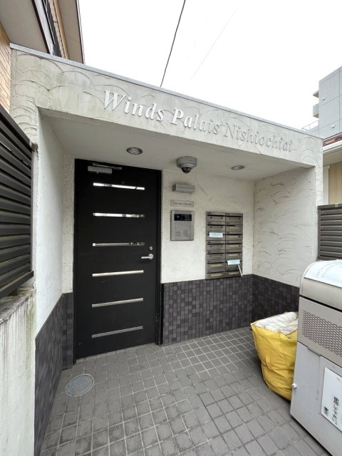 25/30 エントランス