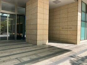 16/16 エントランス