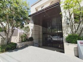 16/16 エントランス