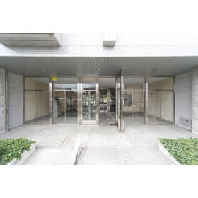 5/5 エントランス