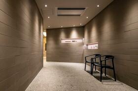 16/16 エントランス