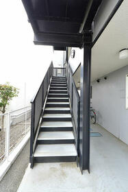 16/16 エントランス