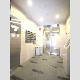 16/16 エントランス