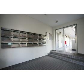 16/16 エントランス