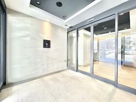 18/18 エントランス