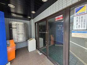 16/16 エントランス