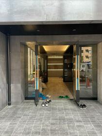 16/16 エントランス