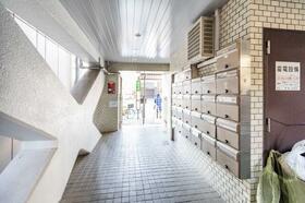 5/5 エントランス