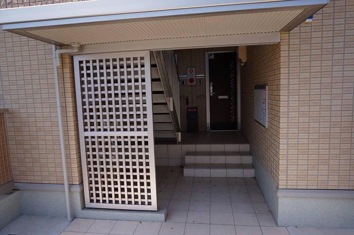 16/17 エントランス