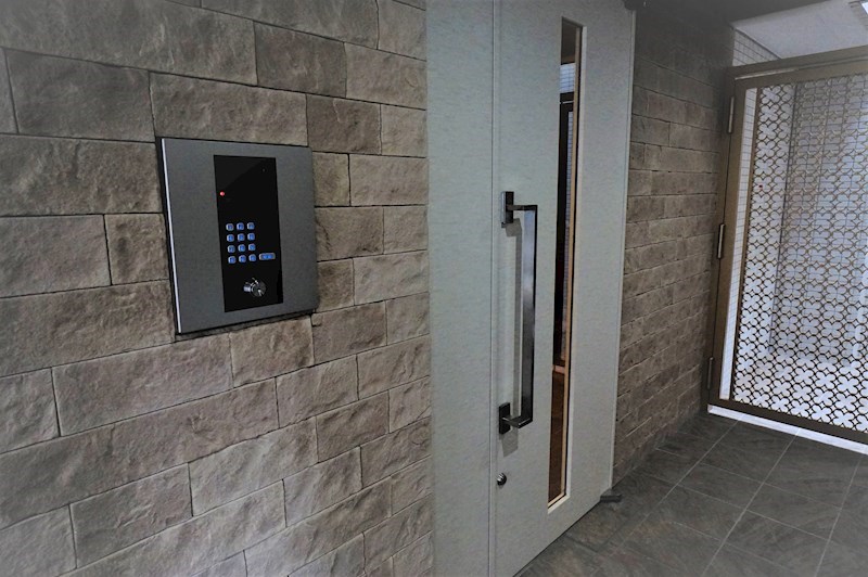 24/24 エントランス