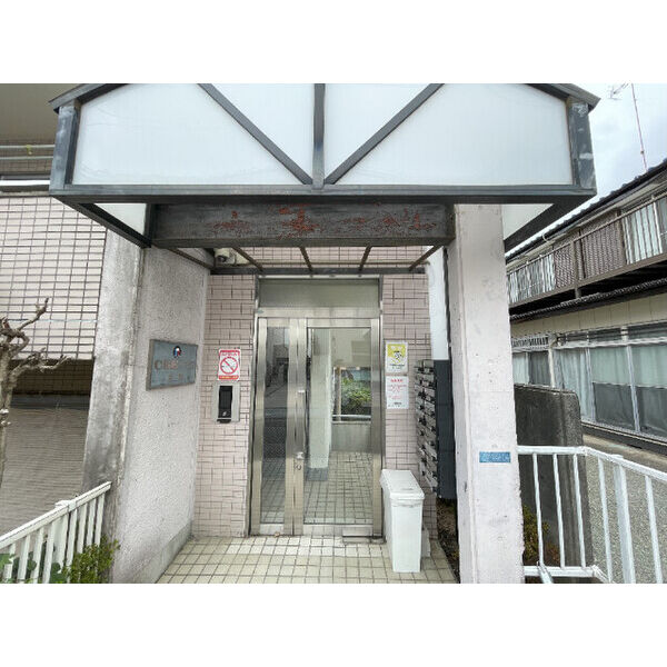 3/3 エントランス