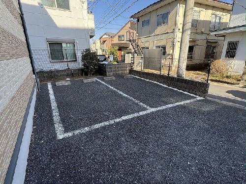 14/14 駐車場