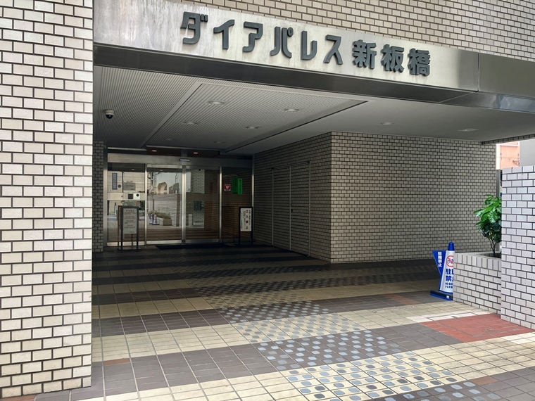 14/15 エントランス