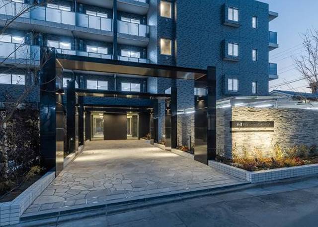 26/29 エントランス