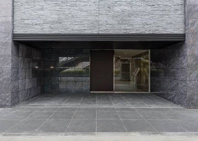 24/26 エントランス