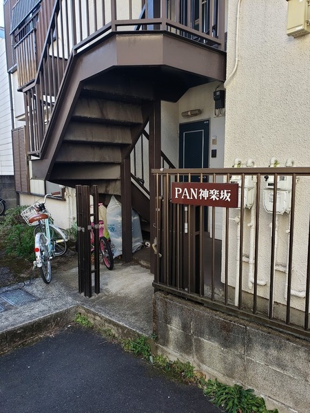 13/13 エントランス