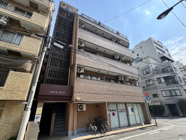 13/14 エントランス