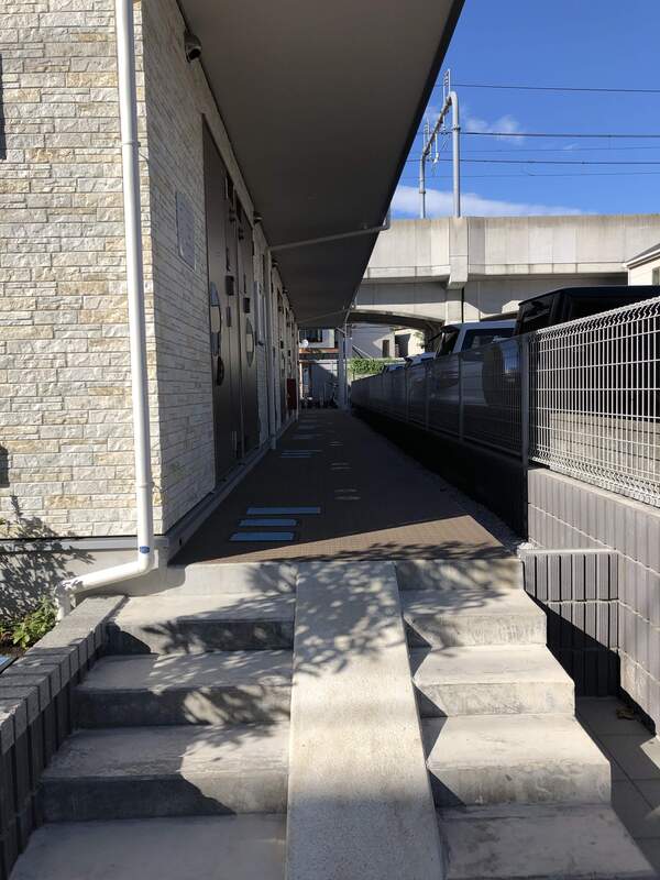 16/17 エントランス