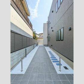 13/14 エントランス