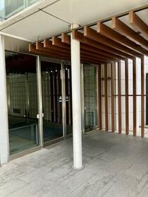 16/16 エントランス