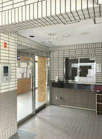 16/16 エントランス