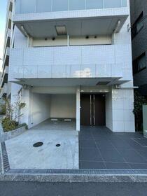 16/16 エントランス