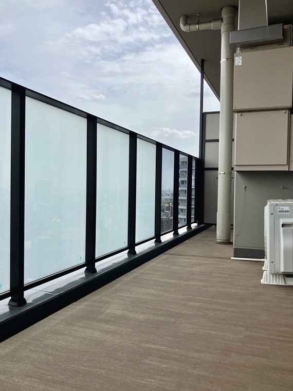 13/18 バルコニー