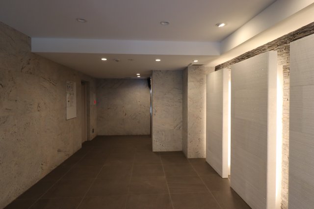 15/18 エントランス