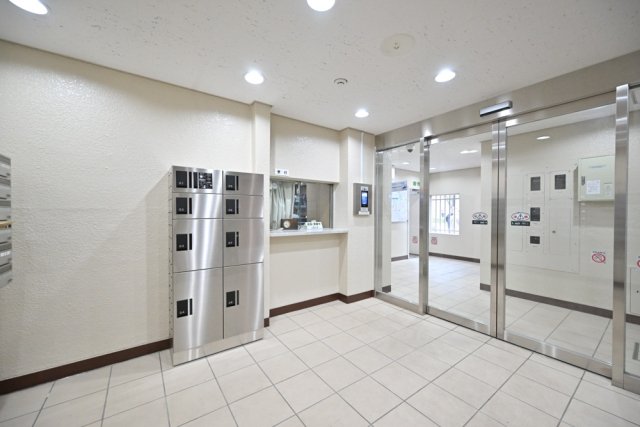 23/24 エントランス