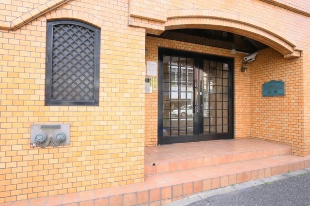 16/18 エントランス