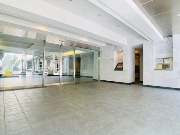 27/30 エントランス