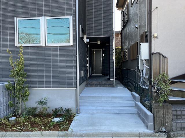 14/15 エントランス