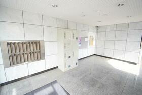 16/16 エントランス