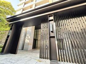 16/16 エントランス