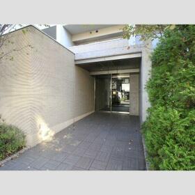 13/13 エントランス