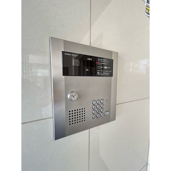 2/2 エントランス