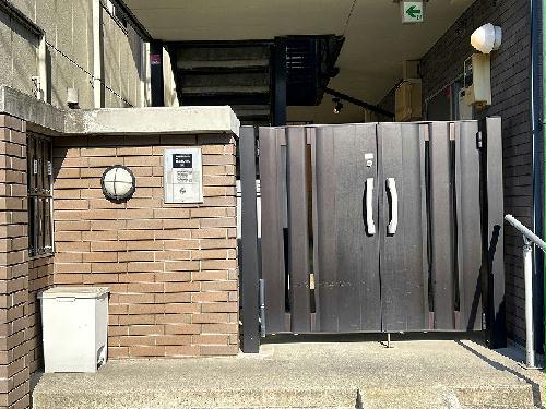 13/13 エントランス