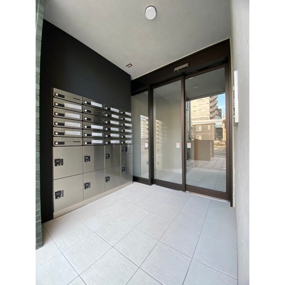 24/30 エントランス