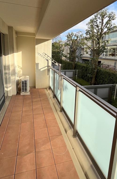 13/18 バルコニー