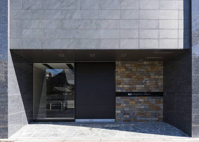 26/30 エントランス