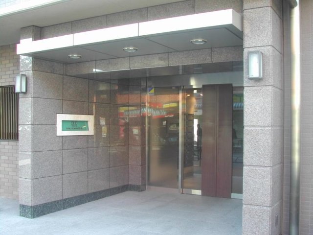 3/4 エントランス